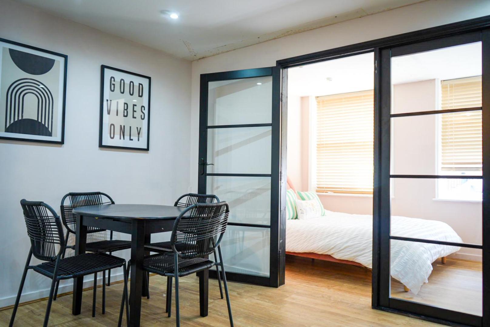 Trinity By The Sea, Apartment